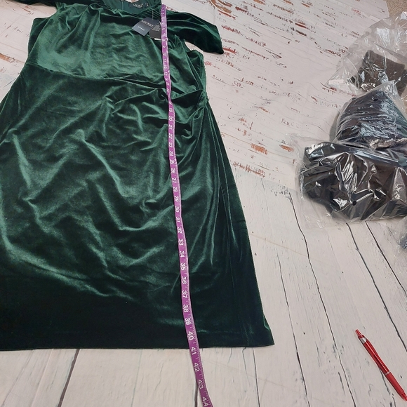 Lauren Ralph Lauren Green velvet cocktail dress - Picture 3 of 6
